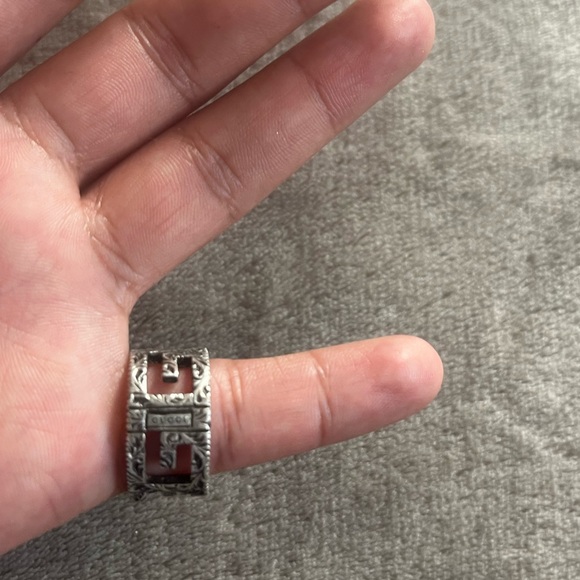 Men’s Gucci Ring - Picture 4 of 6